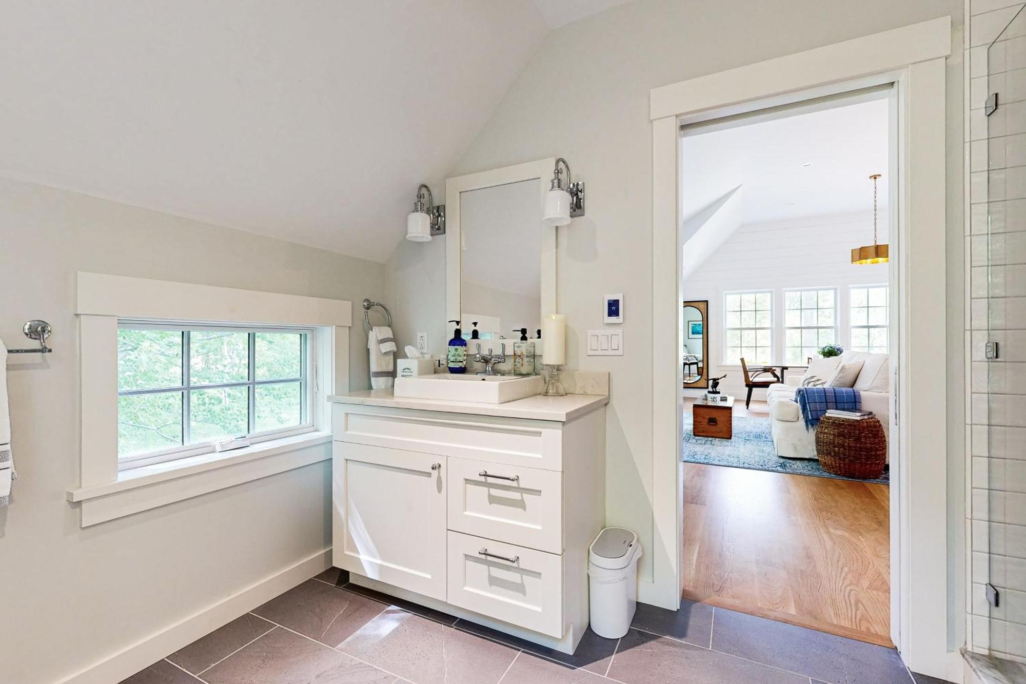 Coveside Carriage House * Boothbay Harbor